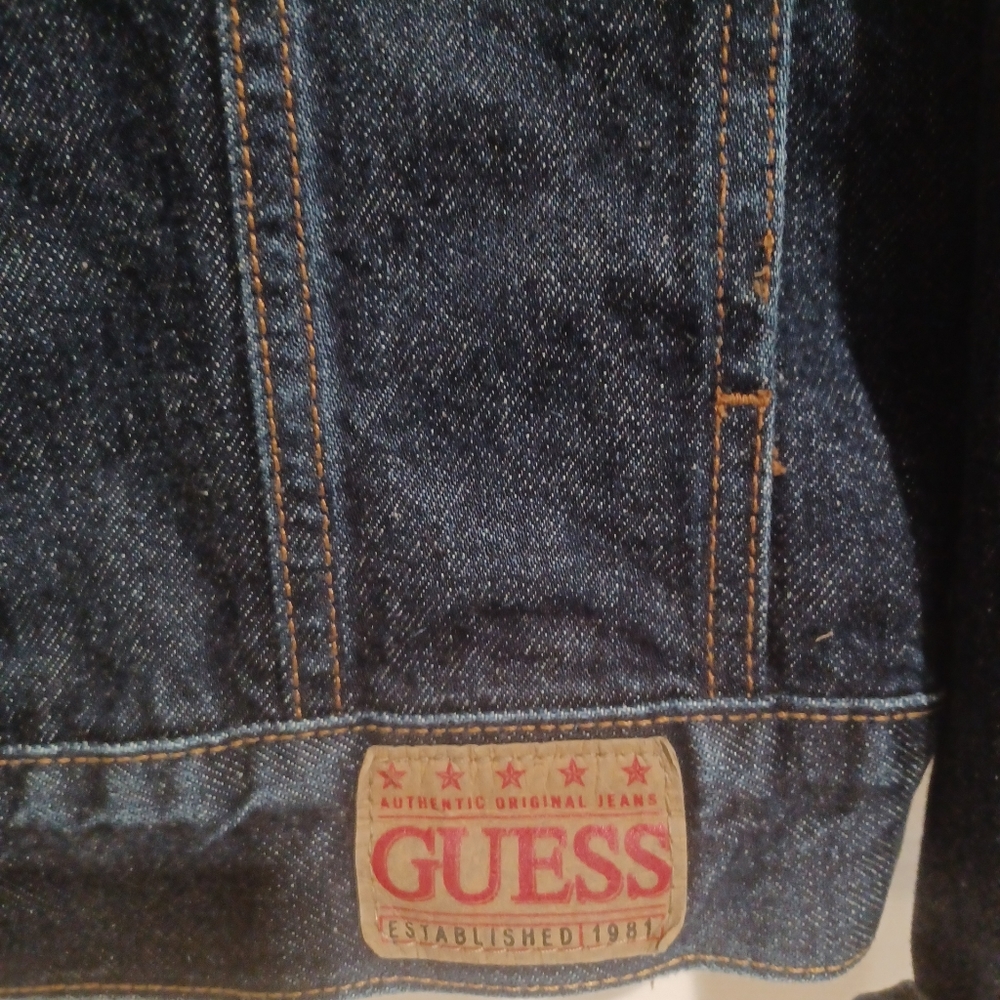 Guess - Picture 3 of 5